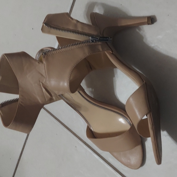 Jessica Simpson Heels - Picture 2 of 3